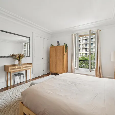 Duplex Avec Billard A Cote De La Tour Eiffel ! Apartment Paris