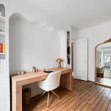 Duplex Avec Billard A Cote De La Tour Eiffel !