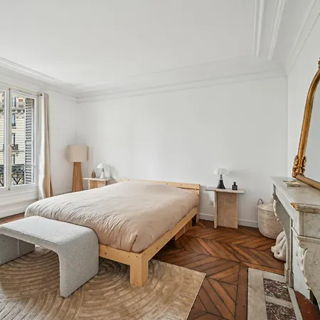 Duplex Avec Billard A Cote De La Tour Eiffel ! Paris