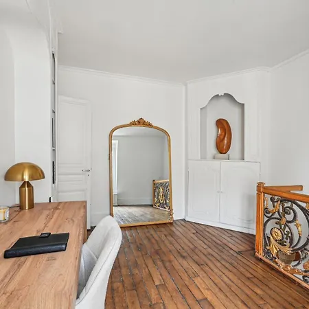 Appartement Duplex Avec Billard A Cote De La Tour Eiffel ! Paris