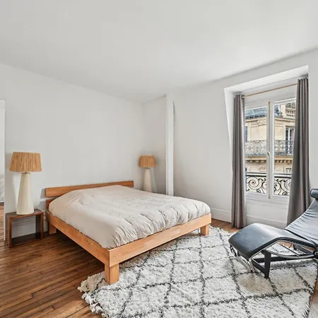 Duplex Avec Billard A Cote De La Tour Eiffel ! Paris